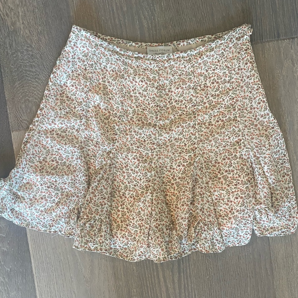 Dress Forum Floral Skort / Size Small